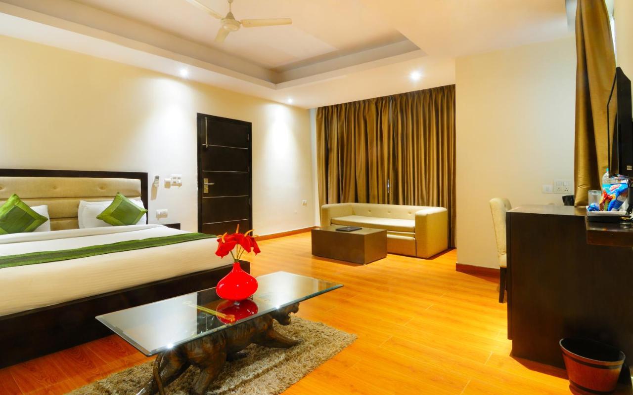 Hotel Aura @Airport New Delhi Exterior photo